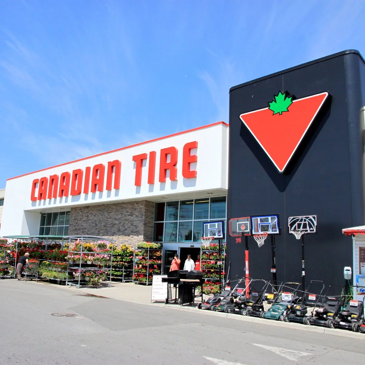 How Much Do Cashiers Make at Canadian Tire